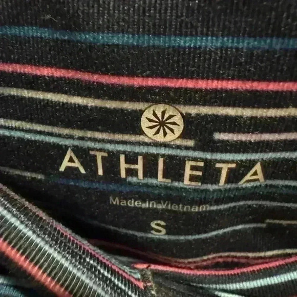 Athleta Navy Blue Multicolored Jigsaw Relay 2.0 Cropped Leggings - size small - Picture 6 of 7